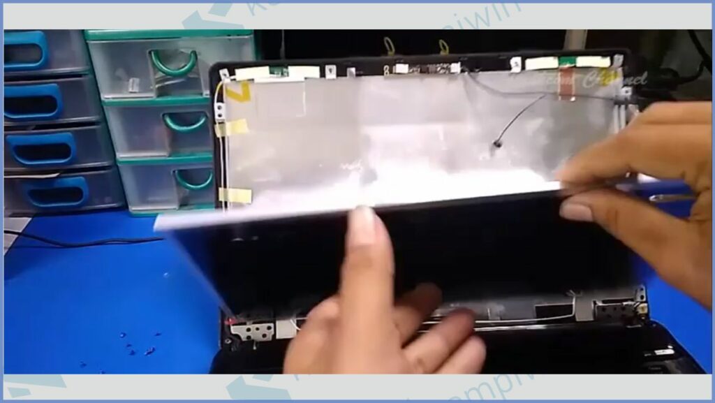 √ Cara Mengatasi Layar Laptop yang Sering Berkedip