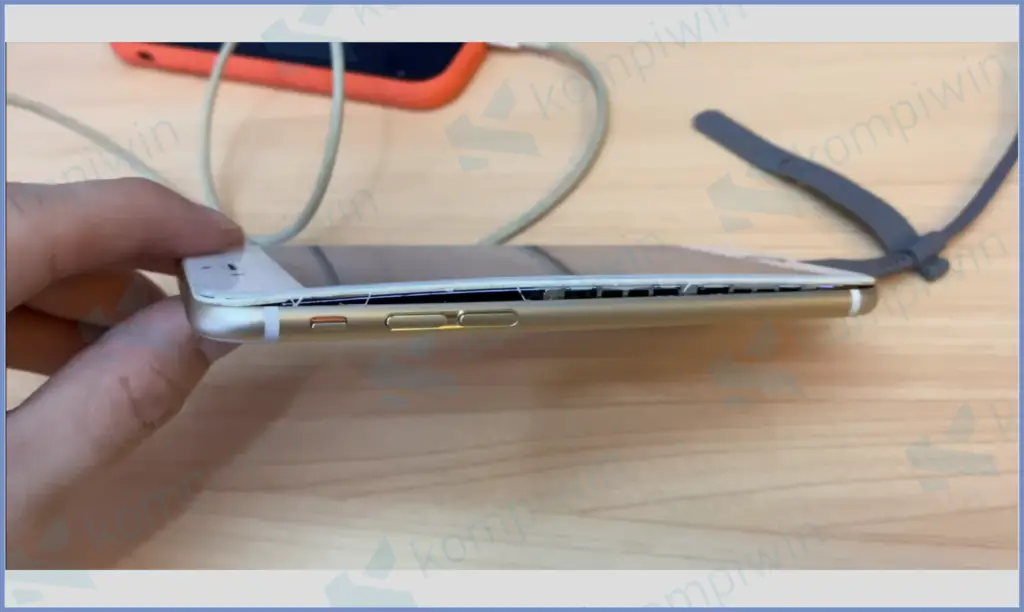 Baterai Iphone Membengkak - Ciri-Ciri Baterai iPhone Mulai Rusak dan Harus Diganti