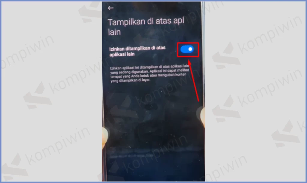 3 Aktifkan Izin Aplikasi - Lockscreen Among US Premium untuk HP Android